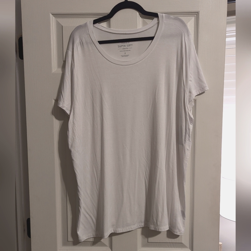 BNWT Torrid White Super Soft Knit Tee size 3